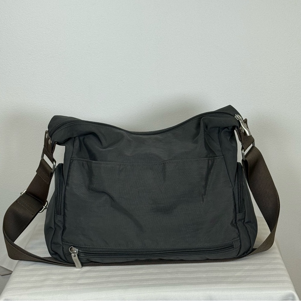 Baggallini ‘Everywhere’ Bag Charcoal Gray Bright Pink Lining Adjustable Strap - Picture 6 of 16